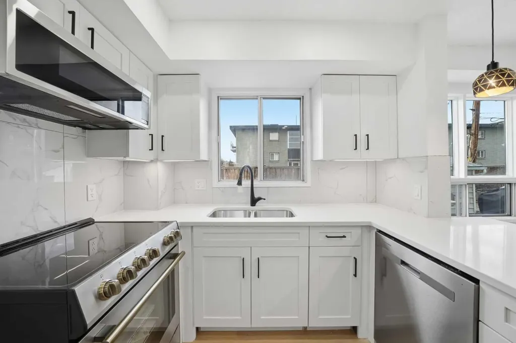 2804 17 Avenue SW Calgary AB T3E 6K8