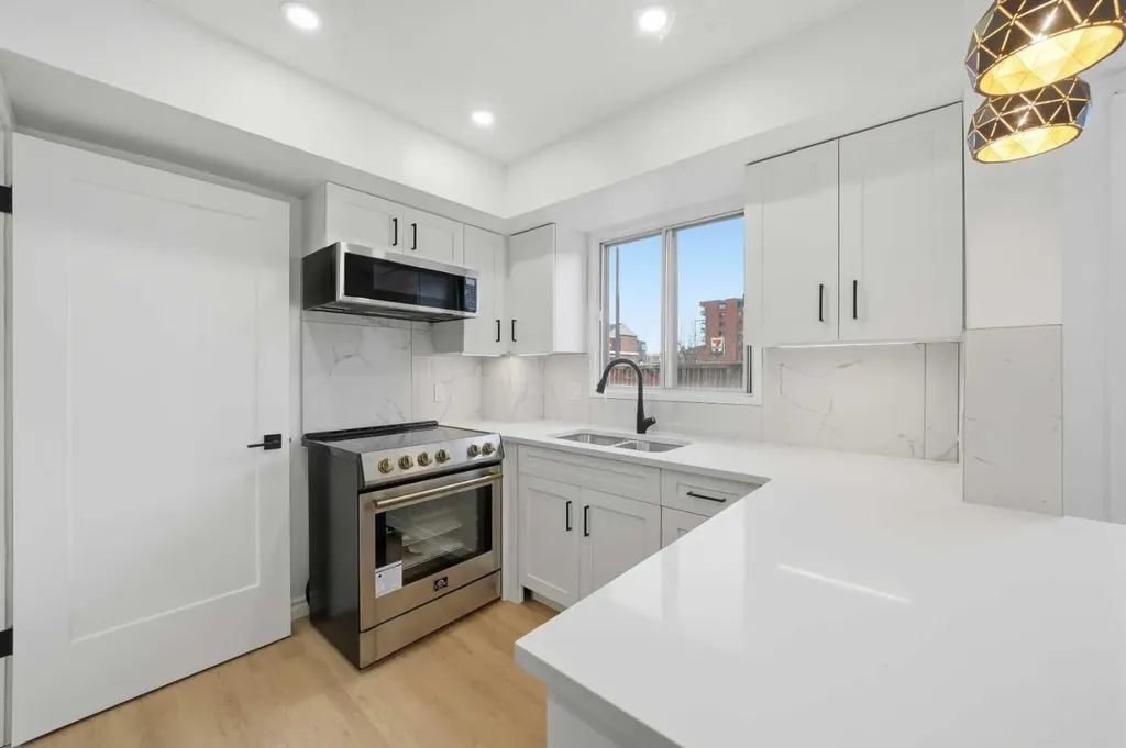 2804 17 Avenue SW Calgary AB T3E 6K8