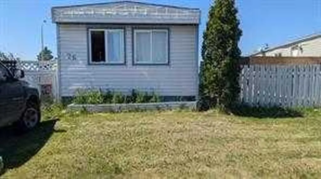 9824 104 Avenue Clairmont AB T8X 5A8