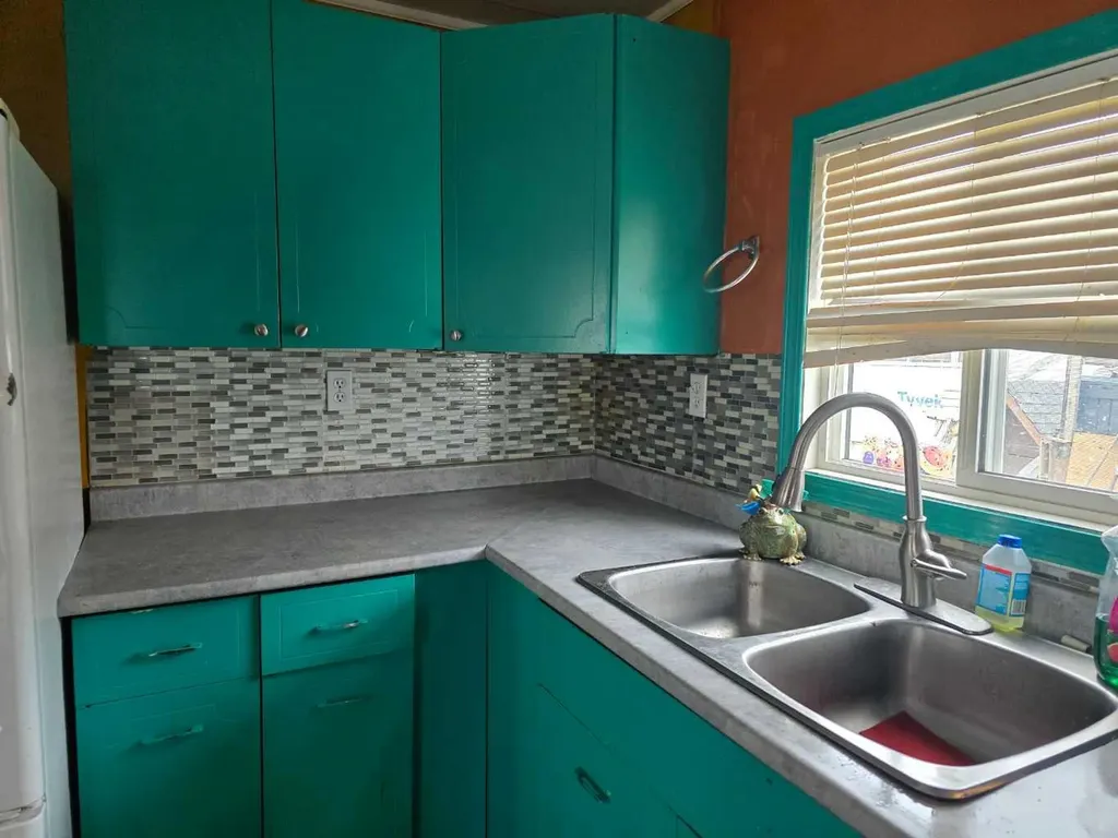 9824 104 Avenue Clairmont AB T8X 5A8