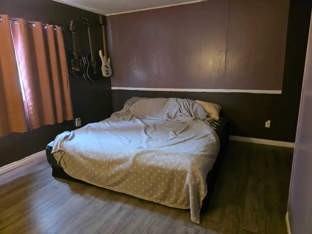9824 104 Avenue Clairmont AB T8X 5A8