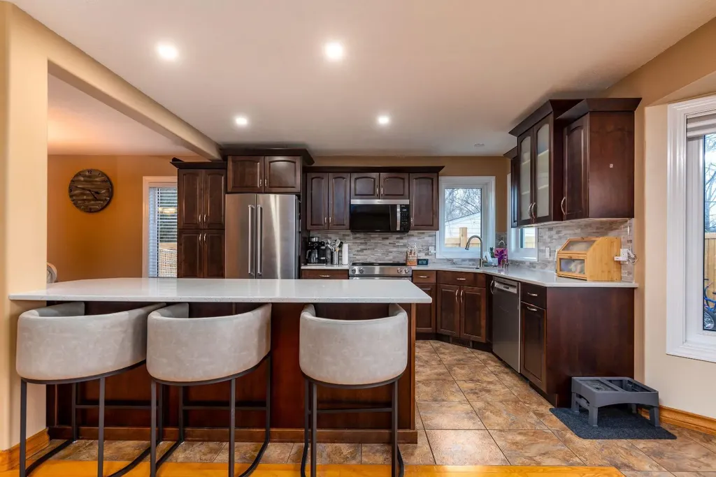 4005 60th Avenue Lloydminster AB T9V2R9