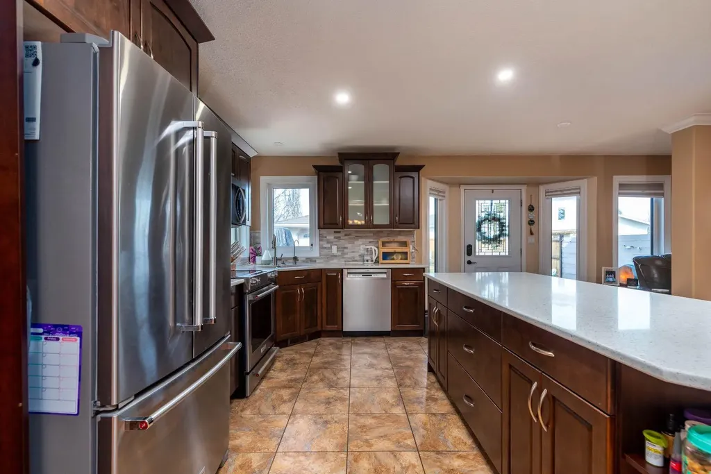4005 60th Avenue Lloydminster AB T9V2R9