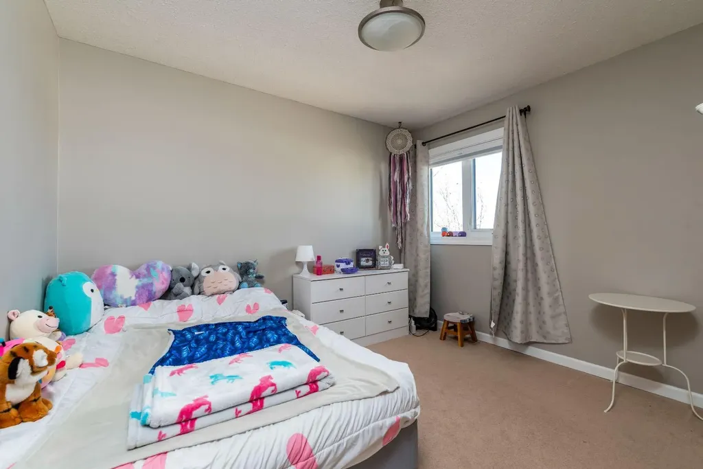 4005 60th Avenue Lloydminster AB T9V2R9