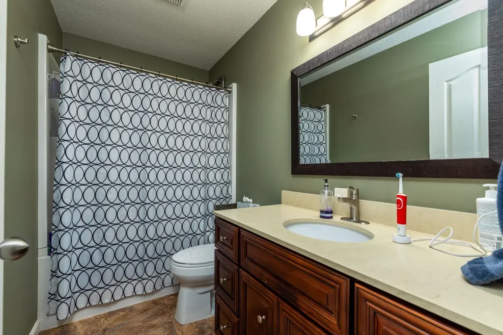 4005 60th Avenue Lloydminster AB T9V2R9