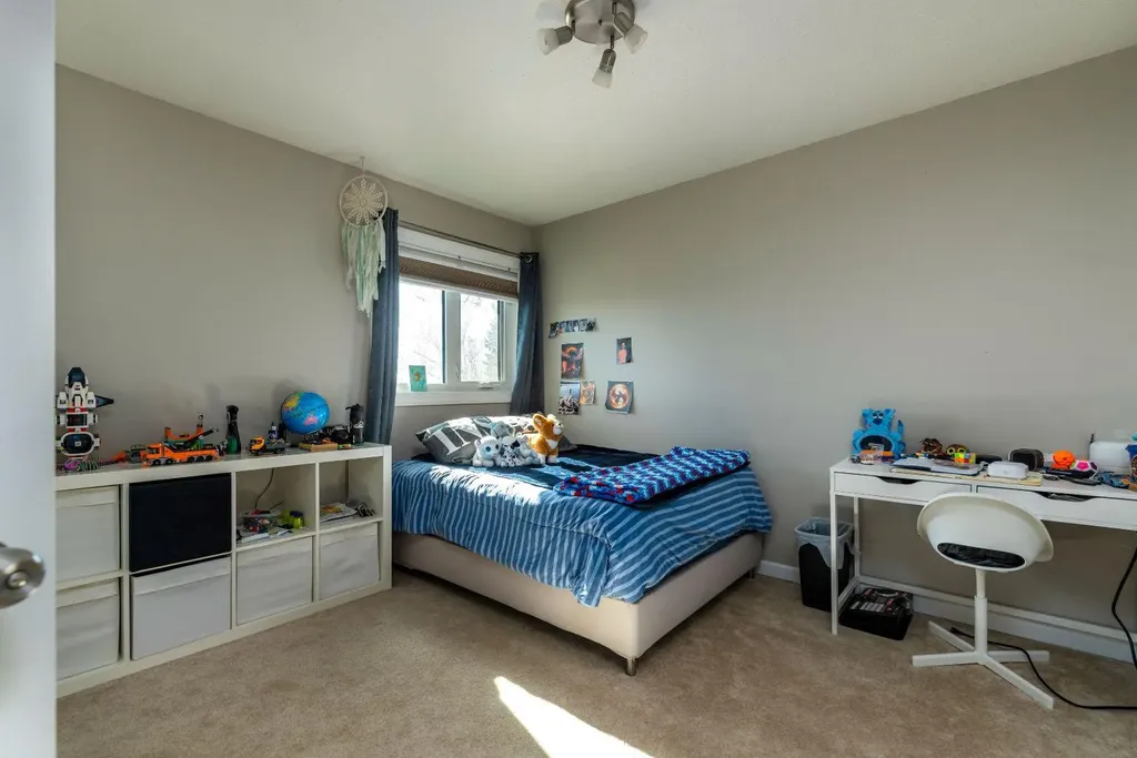 4005 60th Avenue Lloydminster AB T9V2R9