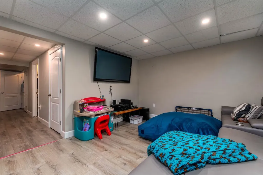4005 60th Avenue Lloydminster AB T9V2R9
