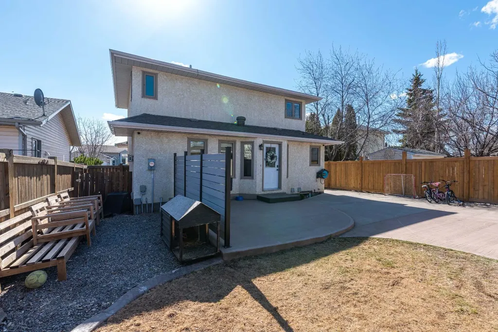 4005 60th Avenue Lloydminster AB T9V2R9