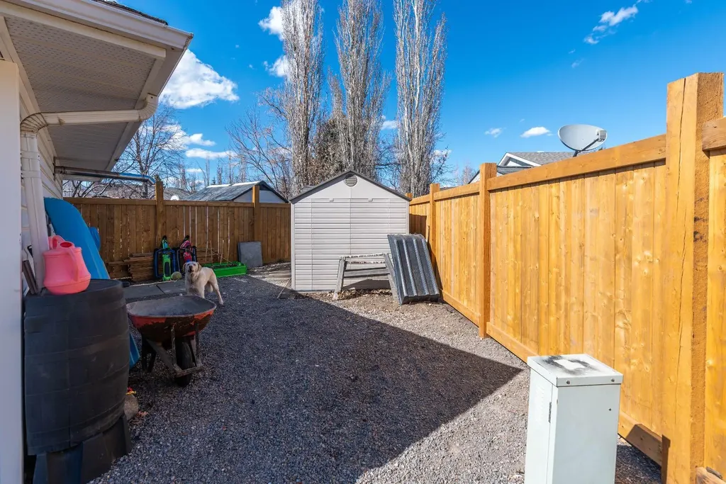 4005 60th Avenue Lloydminster AB T9V2R9