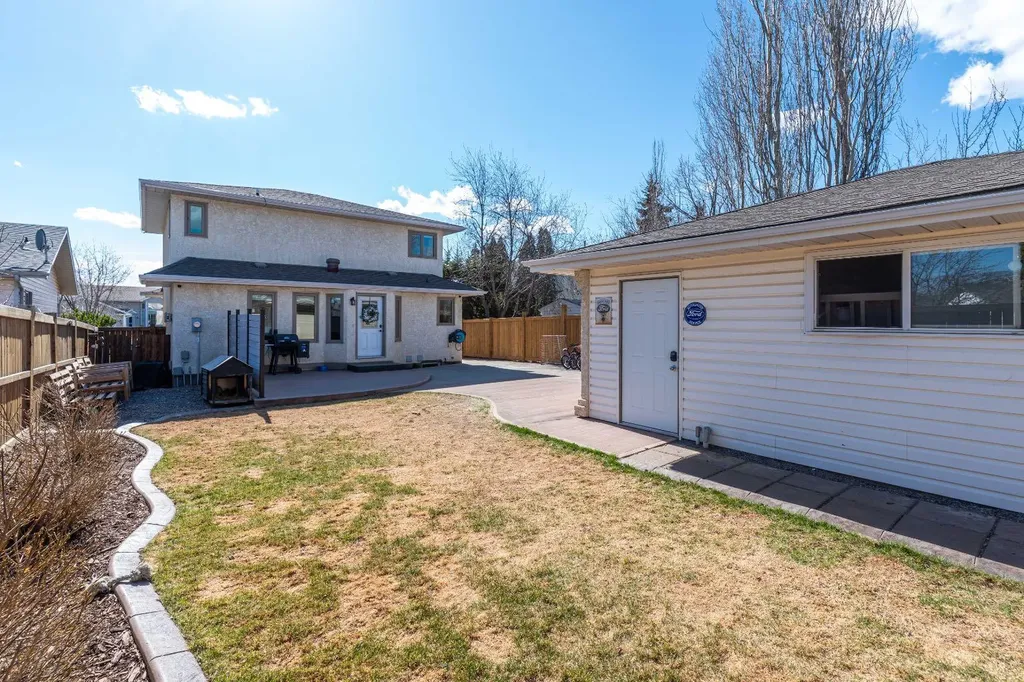 4005 60th Avenue Lloydminster AB T9V2R9