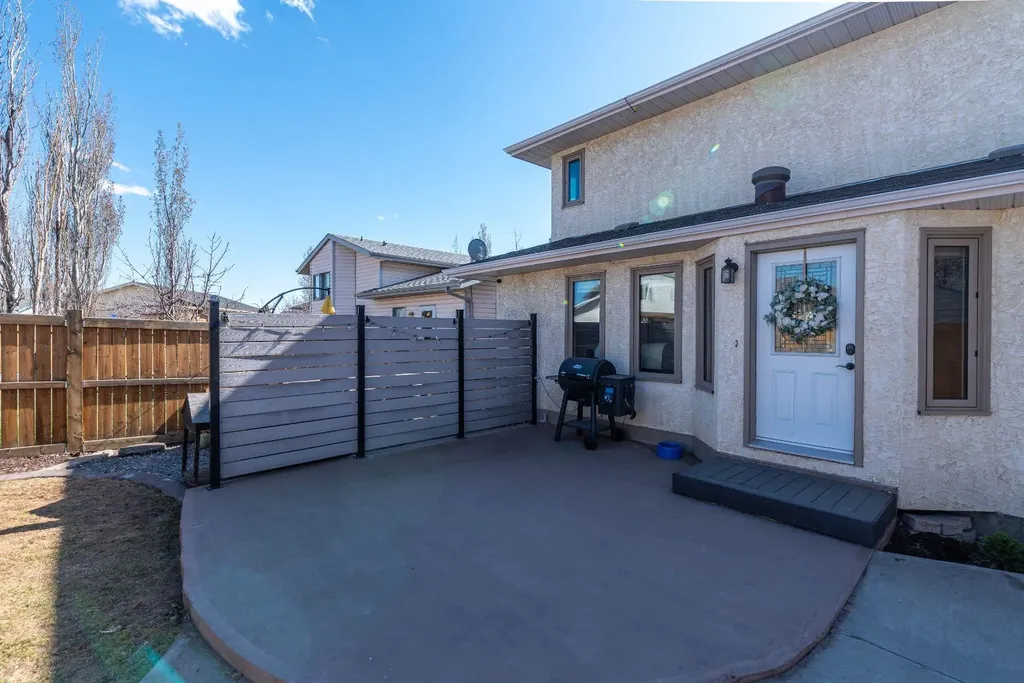 4005 60th Avenue Lloydminster AB T9V2R9