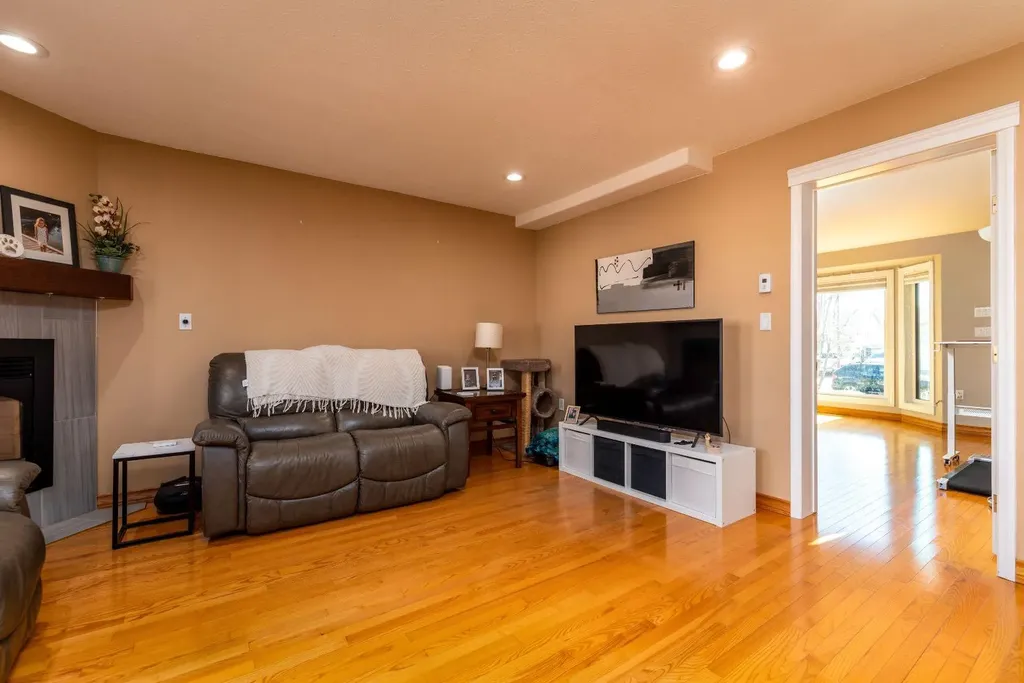 4005 60th Avenue Lloydminster AB T9V2R9