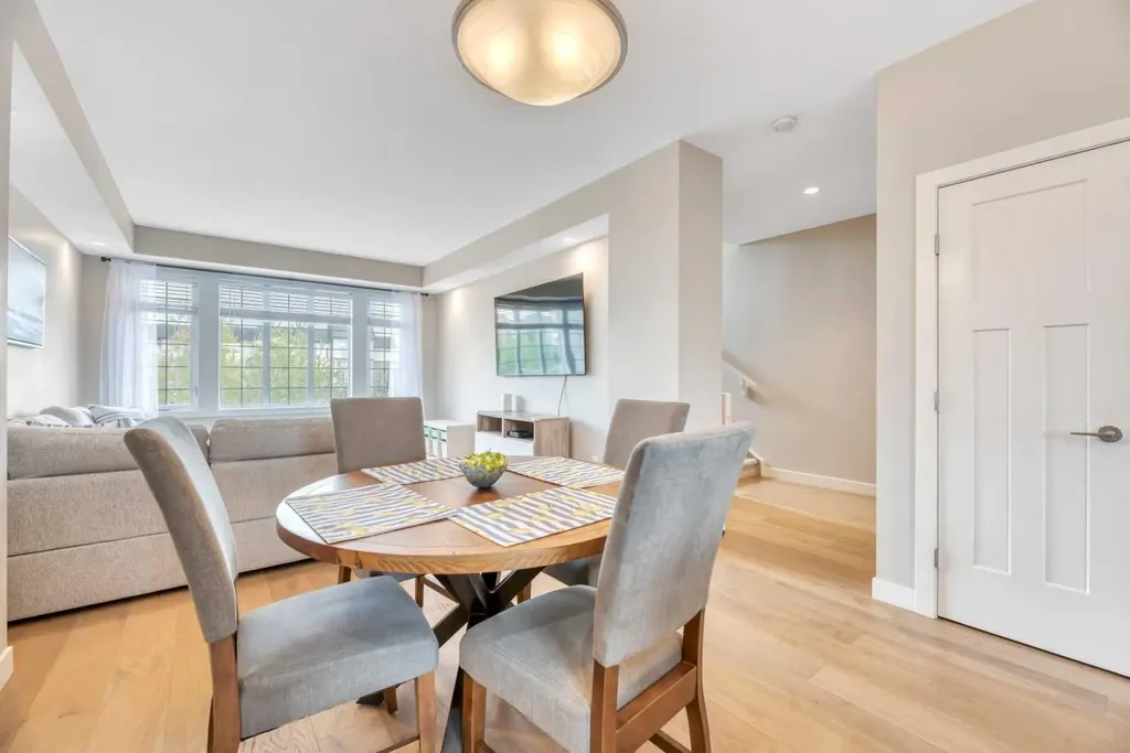 6 Quarry Gate SE Calgary AB T2C5M9