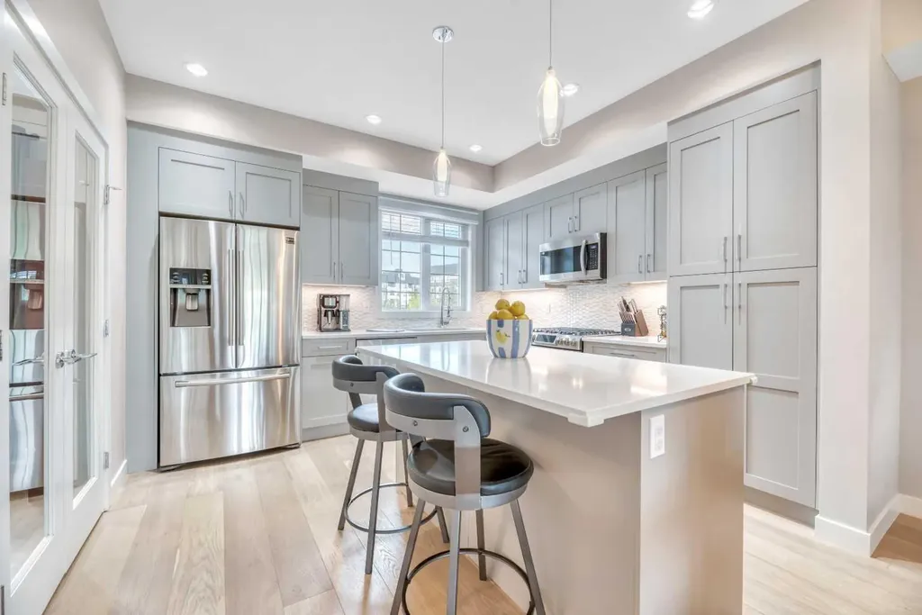 6 Quarry Gate SE Calgary AB T2C5M9