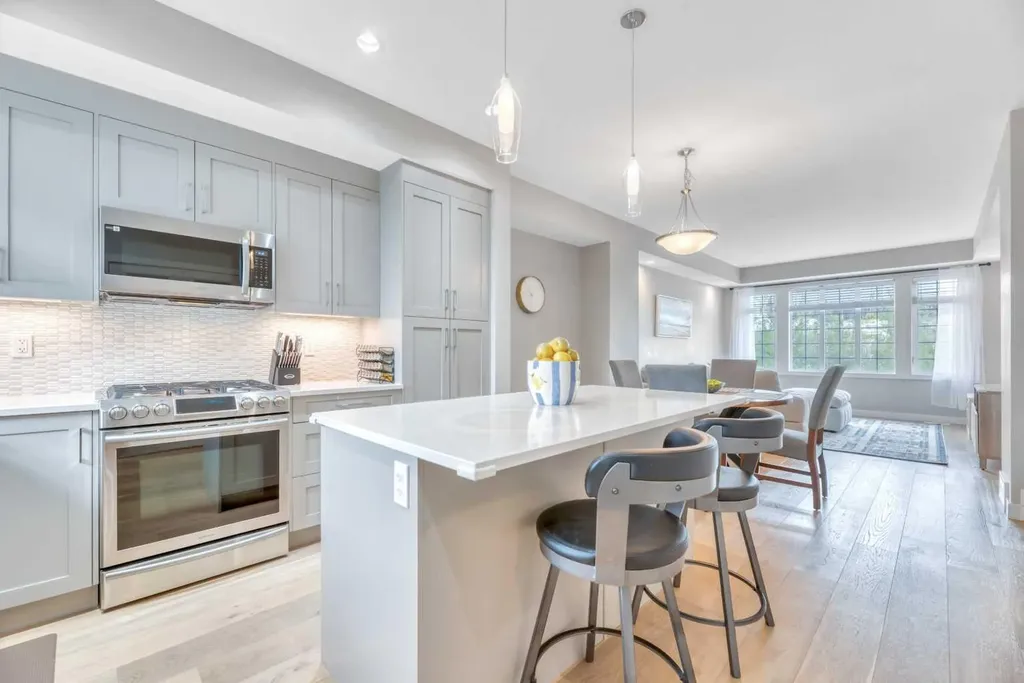 6 Quarry Gate SE Calgary AB T2C5M9