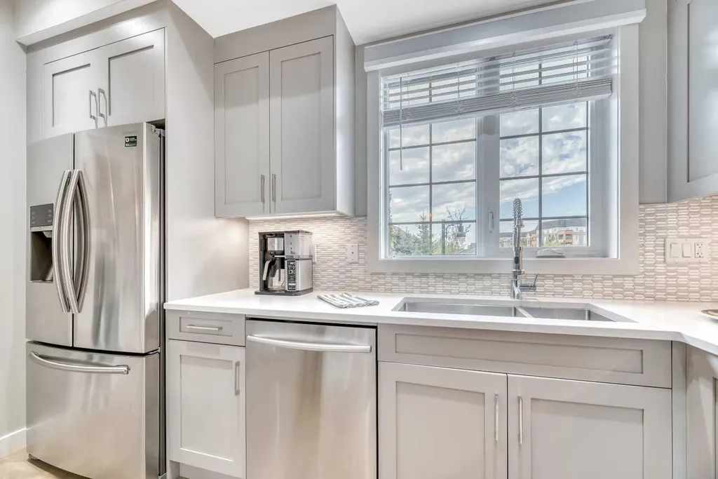 6 Quarry Gate SE Calgary AB T2C5M9