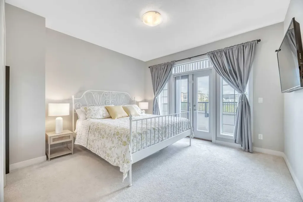 6 Quarry Gate SE Calgary AB T2C5M9