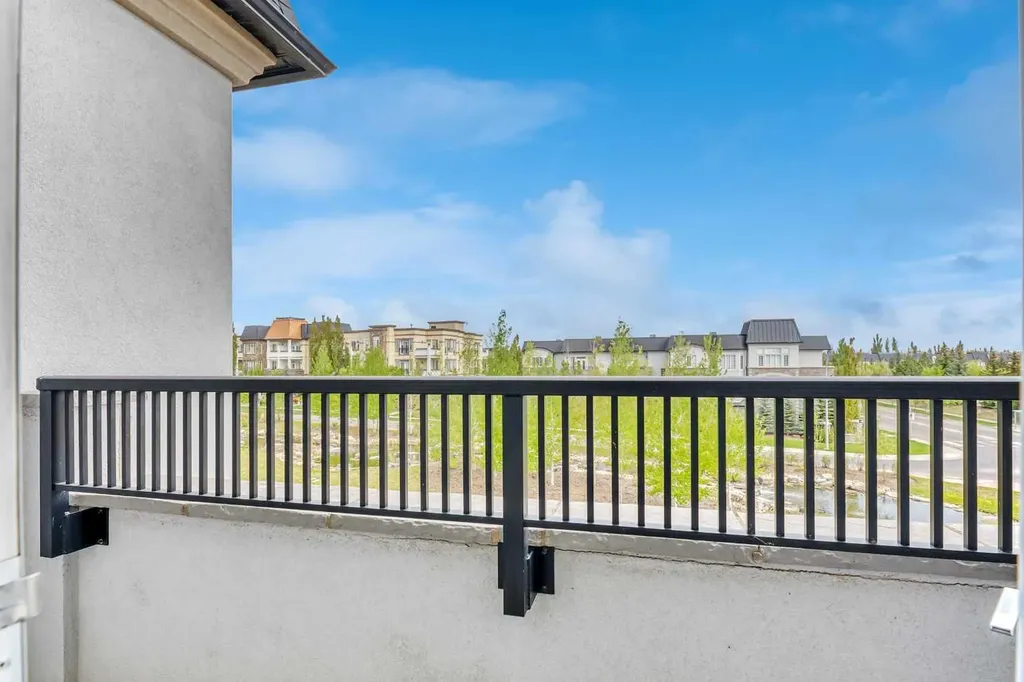 6 Quarry Gate SE Calgary AB T2C5M9