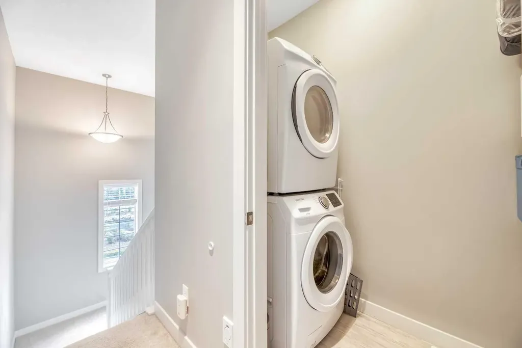 6 Quarry Gate SE Calgary AB T2C5M9