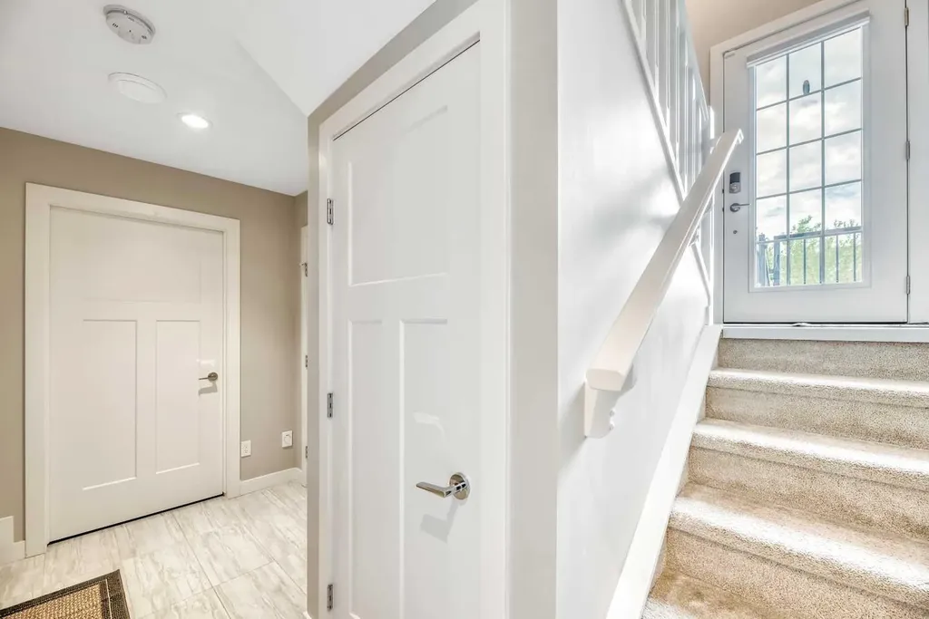6 Quarry Gate SE Calgary AB T2C5M9