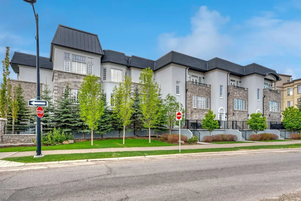 6 Quarry Gate SE Calgary AB T2C5M9