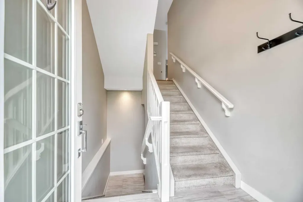 6 Quarry Gate SE Calgary AB T2C5M9