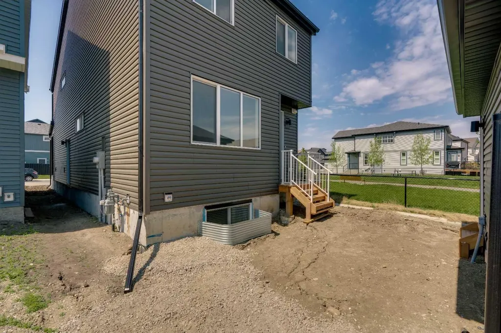 76 Heirloom Drive SE Calgary AB T3M 2M6
