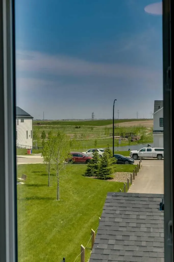 76 Heirloom Drive SE Calgary AB T3M 2M6
