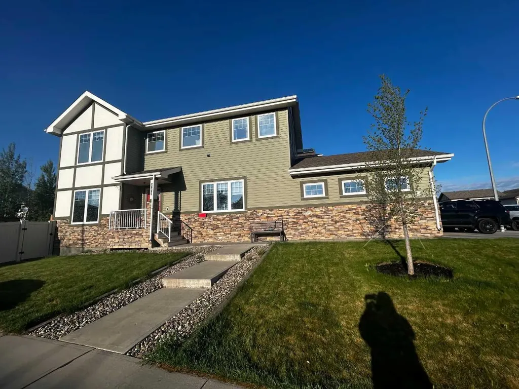 802 Keystone Meadows W Lethbridge AB T1J 4S7