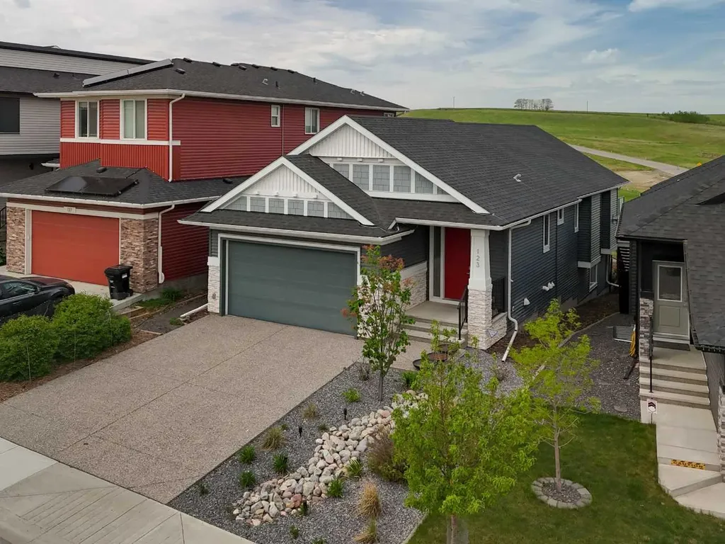 123 Crestridge Hill SW Calgary AB T3B 6H1