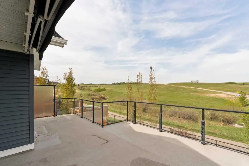 123 Crestridge Hill SW Calgary AB T3B 6H1