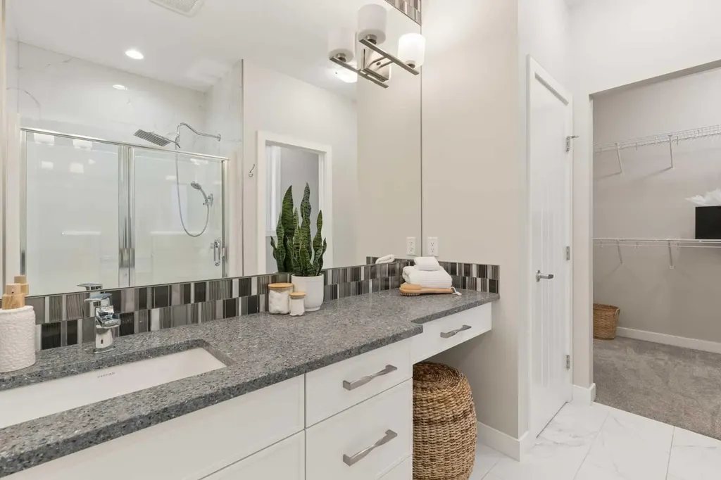 123 Crestridge Hill SW Calgary AB T3B 6H1