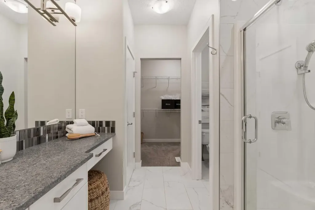 123 Crestridge Hill SW Calgary AB T3B 6H1