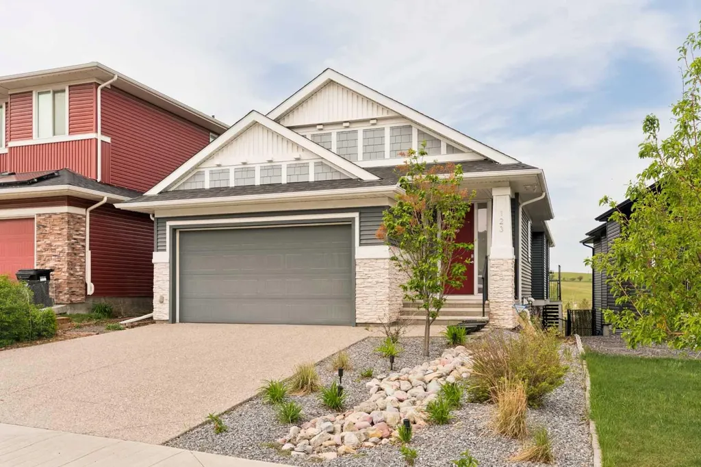123 Crestridge Hill SW Calgary AB T3B 6H1