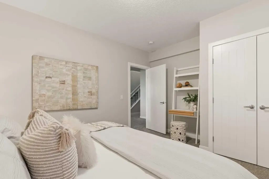123 Crestridge Hill SW Calgary AB T3B 6H1