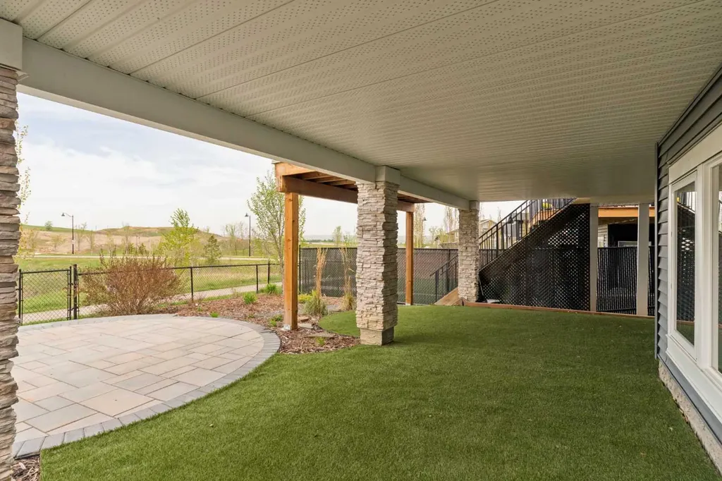 123 Crestridge Hill SW Calgary AB T3B 6H1