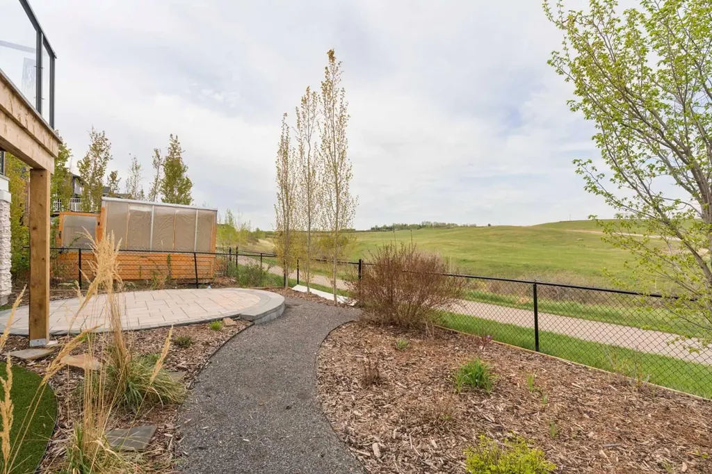 123 Crestridge Hill SW Calgary AB T3B 6H1
