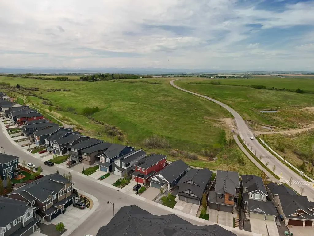 123 Crestridge Hill SW Calgary AB T3B 6H1