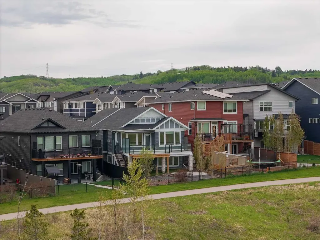 123 Crestridge Hill SW Calgary AB T3B 6H1