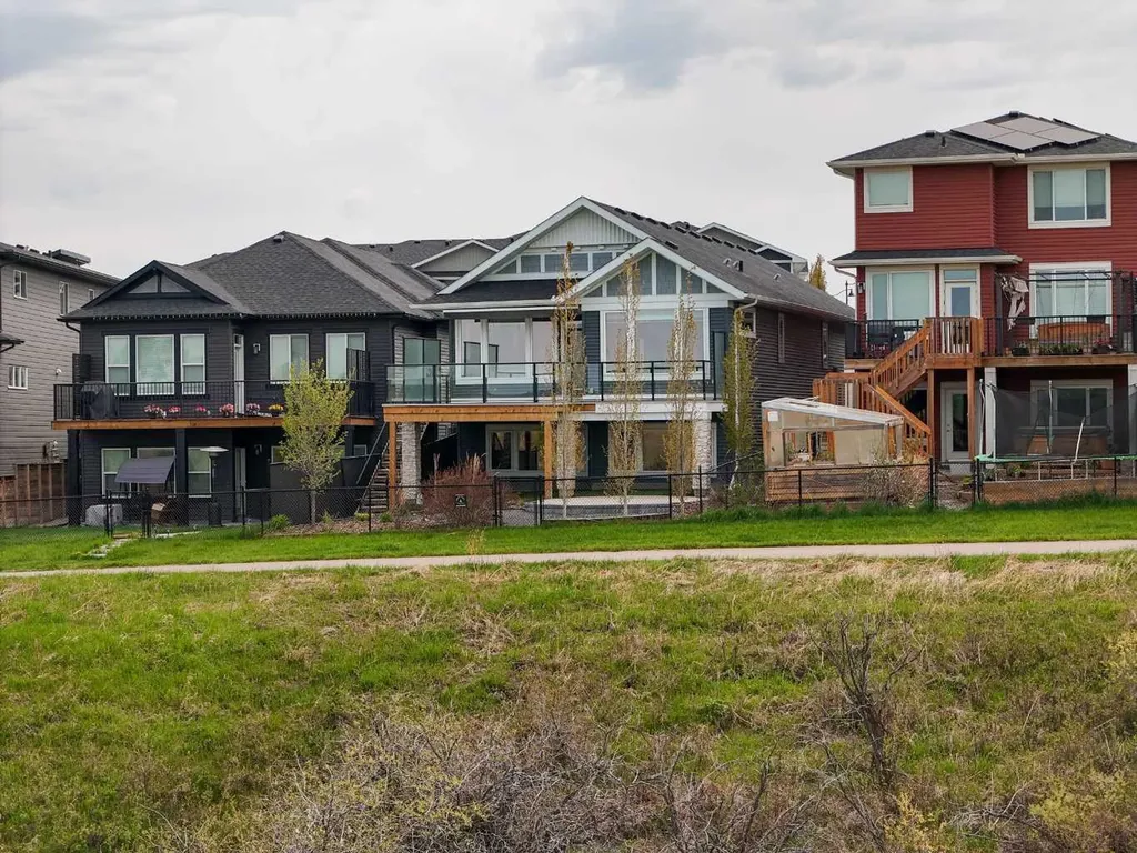 123 Crestridge Hill SW Calgary AB T3B 6H1
