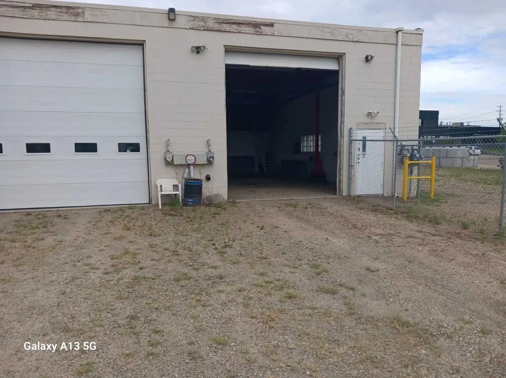 6789 52 Avenue Red Deer AB T4N 4K8