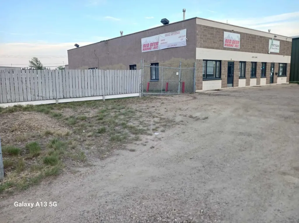6789 52 Avenue Red Deer AB T4N 4K8