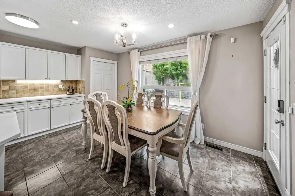 66 Crestmont Drive SW Calgary AB T3B 5X7