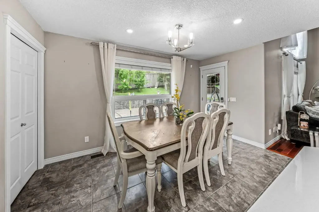 66 Crestmont Drive SW Calgary AB T3B 5X7