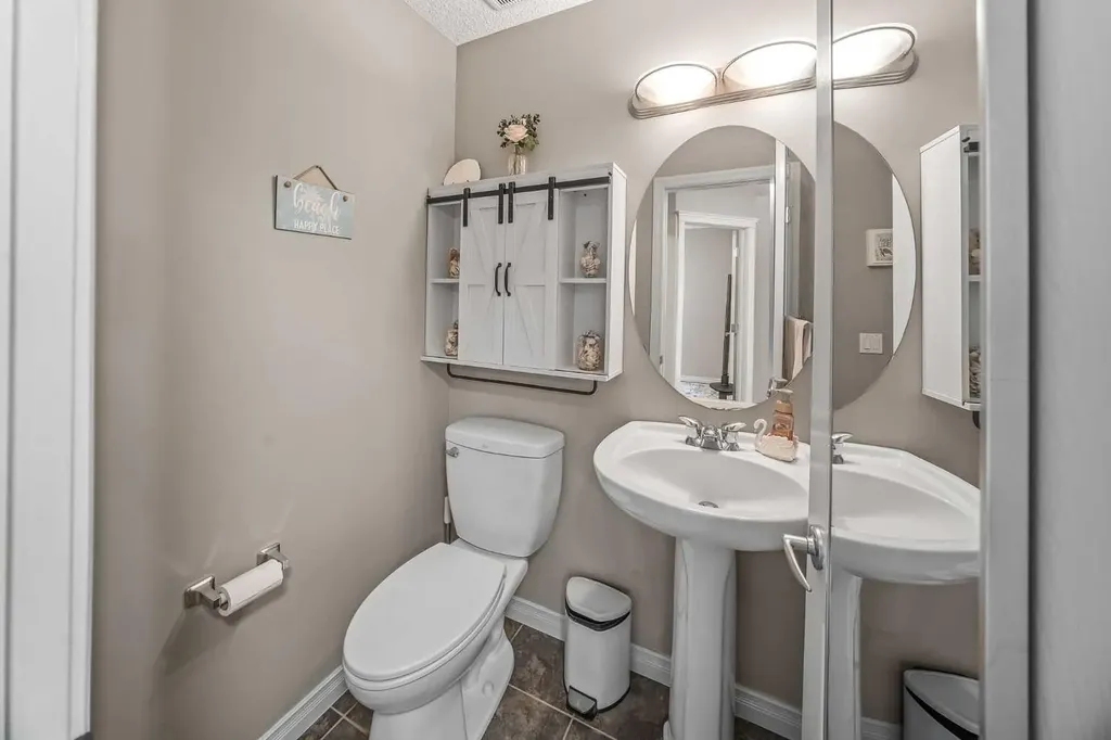 66 Crestmont Drive SW Calgary AB T3B 5X7