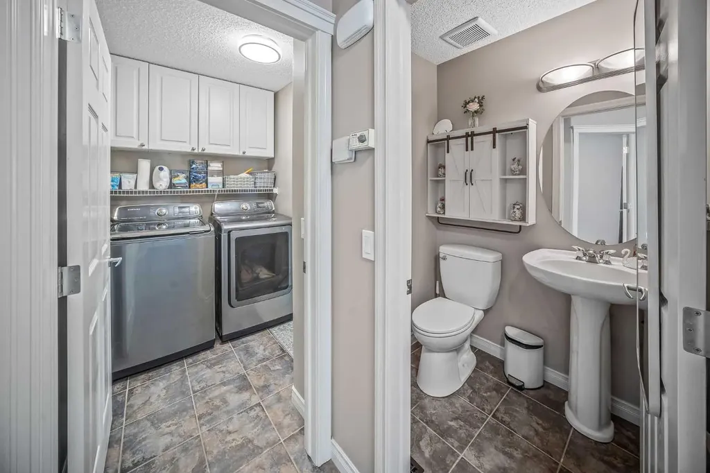 66 Crestmont Drive SW Calgary AB T3B 5X7