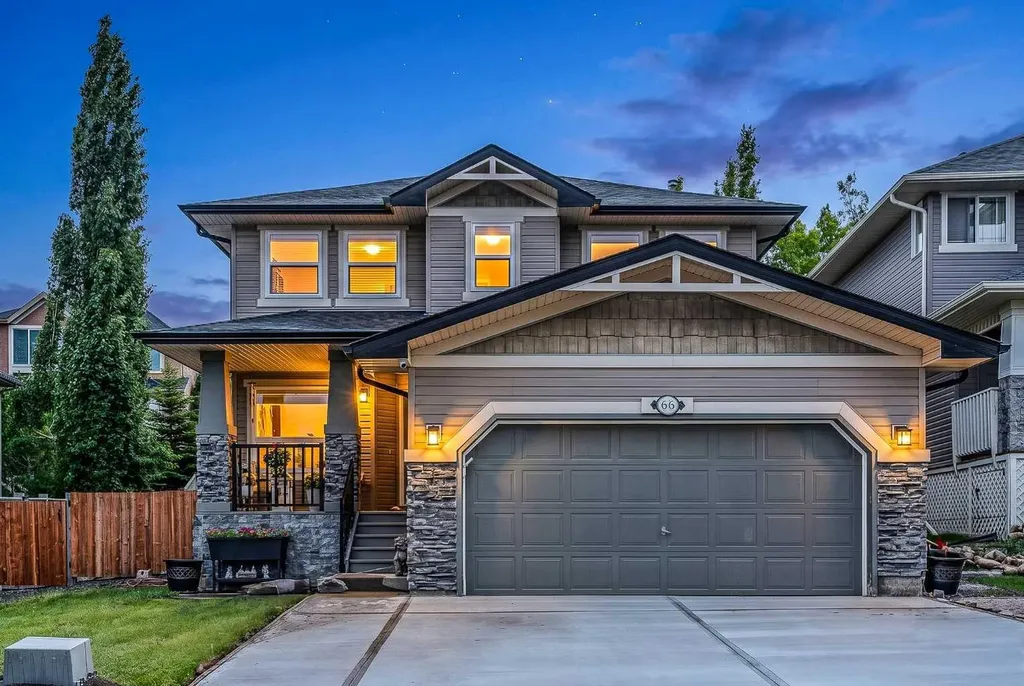 66 Crestmont Drive SW Calgary AB T3B 5X7