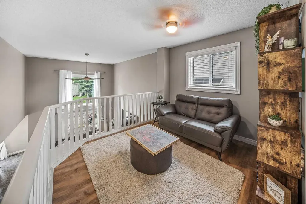66 Crestmont Drive SW Calgary AB T3B 5X7