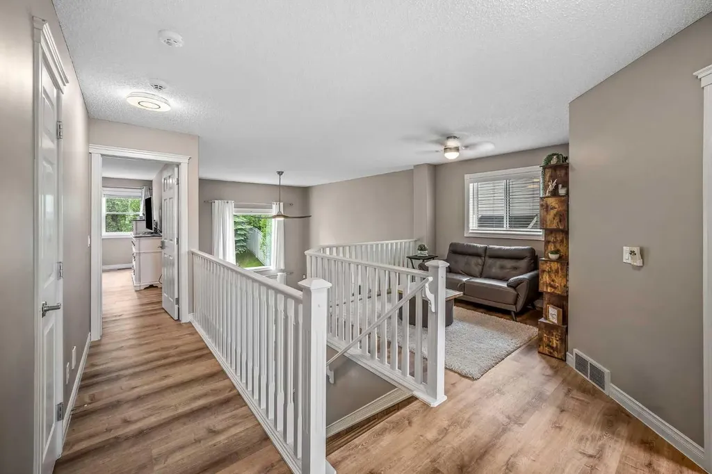 66 Crestmont Drive SW Calgary AB T3B 5X7