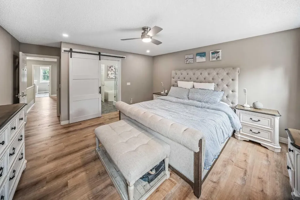 66 Crestmont Drive SW Calgary AB T3B 5X7